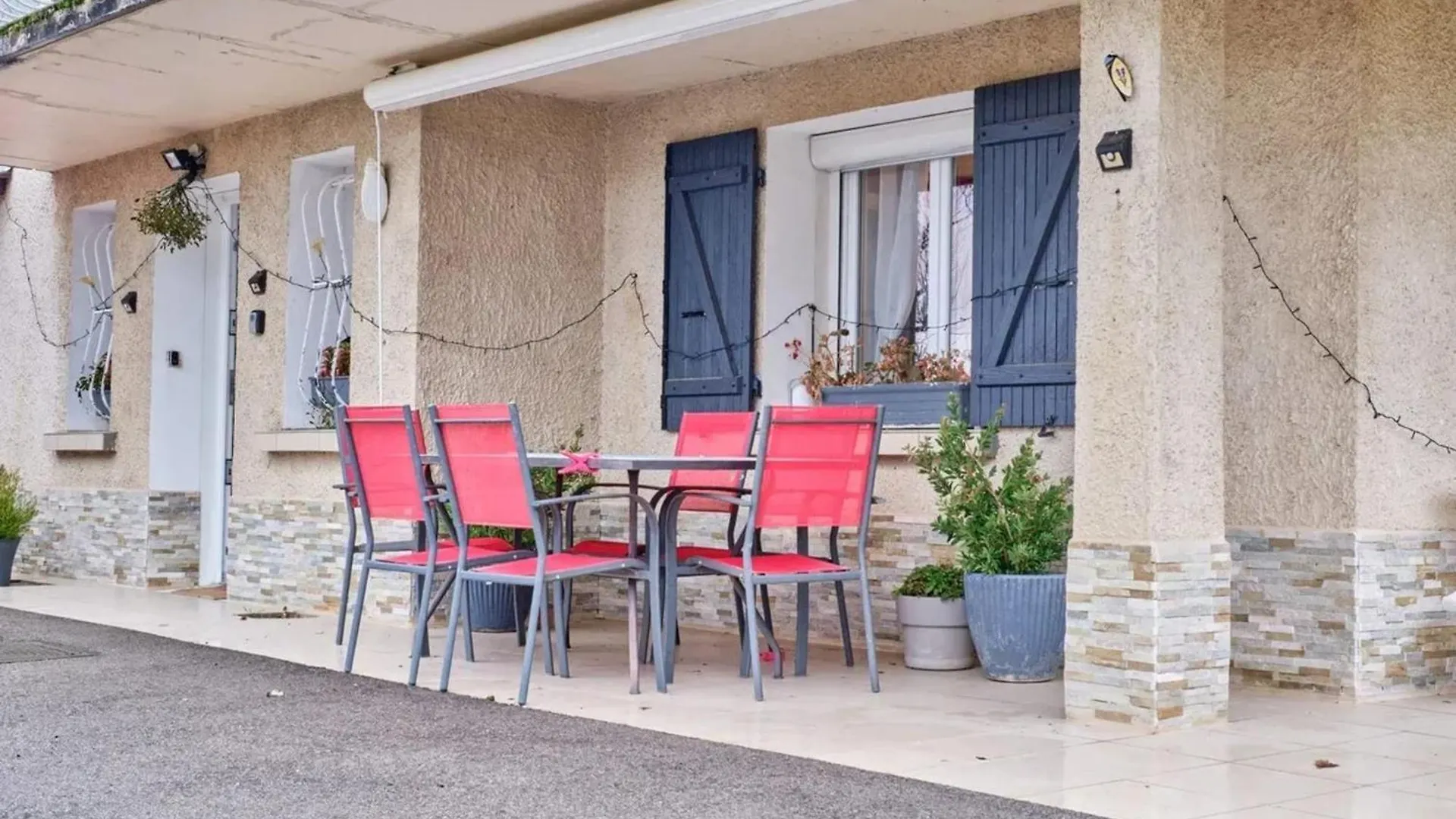 Appartement Charmant A Saint Victor De Cessieu 30 M² Terrasse location